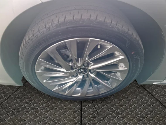 Lexus ES 250 BD Excellence Plus 2023 