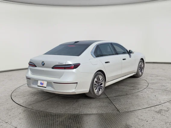 BMW 7 Series 735i 2024 