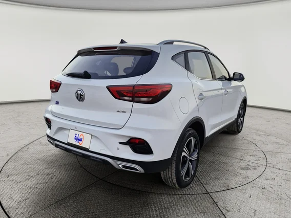 MG ZS LUX 2023 