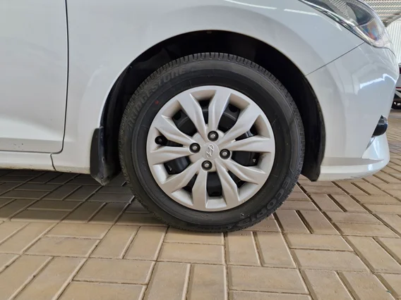 Hyundai Accent Smart 2023 