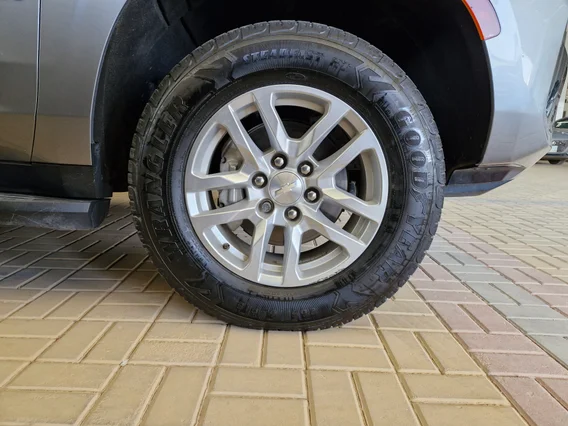 Chevrolet Suburban LS 2023 