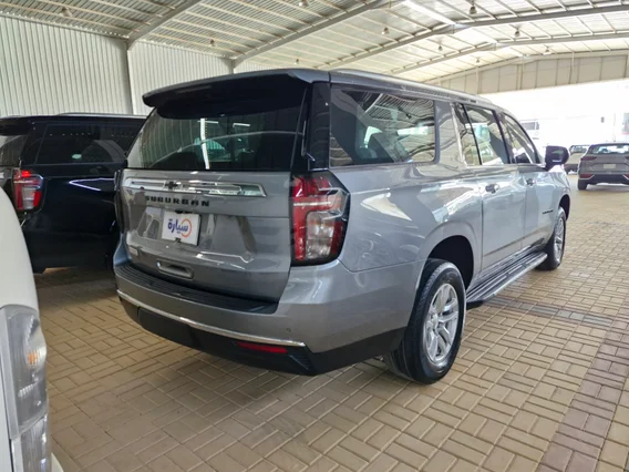 Chevrolet Suburban LS 2023 
