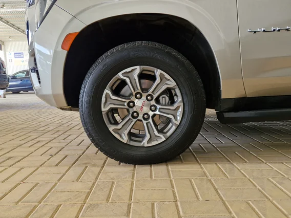 جي إم سي  يوكن SLE 2023 