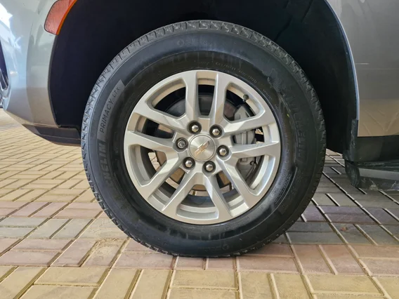 Chevrolet Suburban LS 2023 
