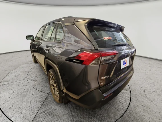 Toyota RAV4 XLE 2024