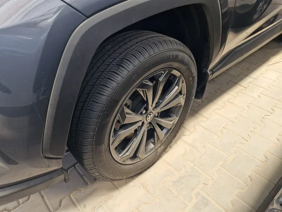 Toyota RAV4 XLE 2024
