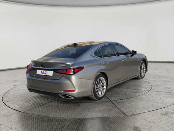 Lexus ES 350 2022