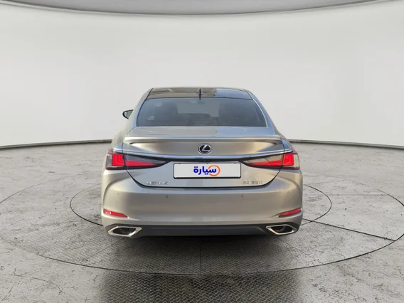 Lexus ES 350 2022