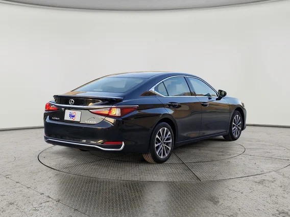 Lexus ES 300 H 2025