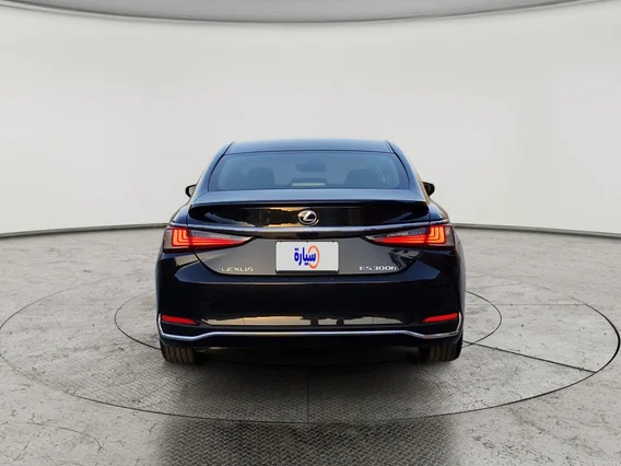 Lexus ES 300 H 2025