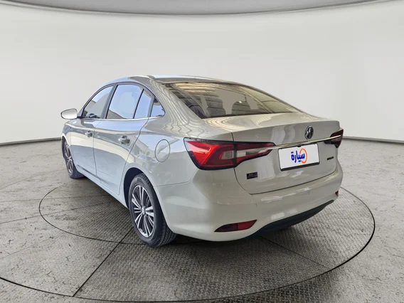 ام جي 5 LUX 2023 