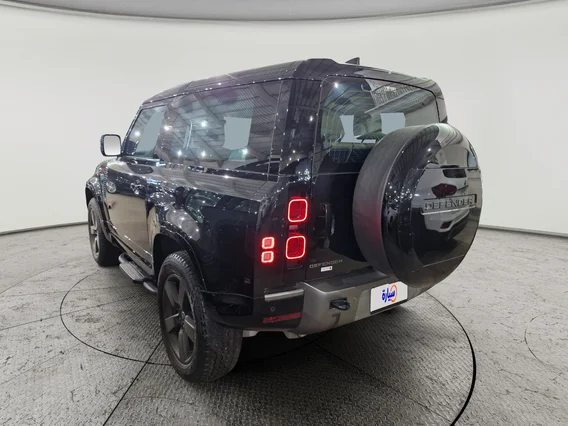 لاند روفر ديفندر P300 S 2025