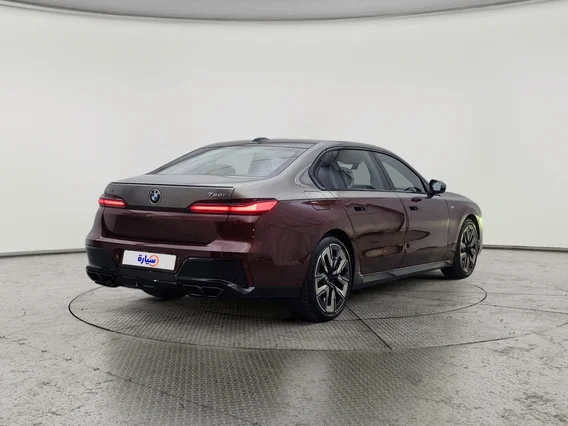 بي ام دبليو الفئة السابعة 760Li 2023 