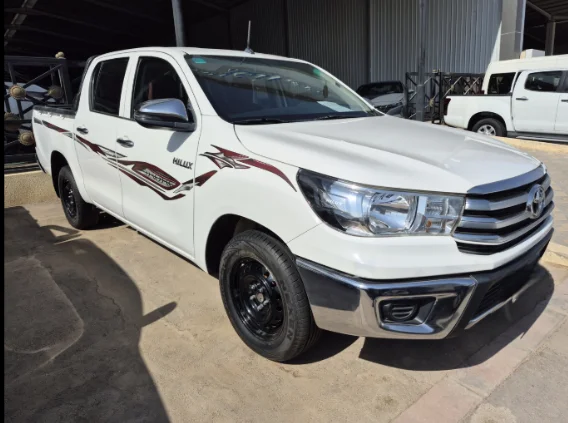 تويوتا هايلكس GLX 2020 