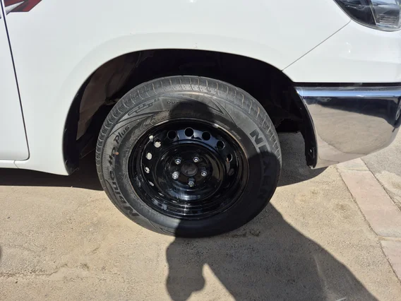 تويوتا هايلكس GLX 2020 