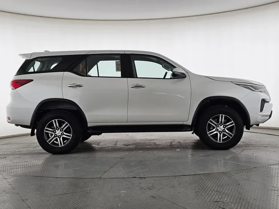 Toyota Fortuner GX 2024