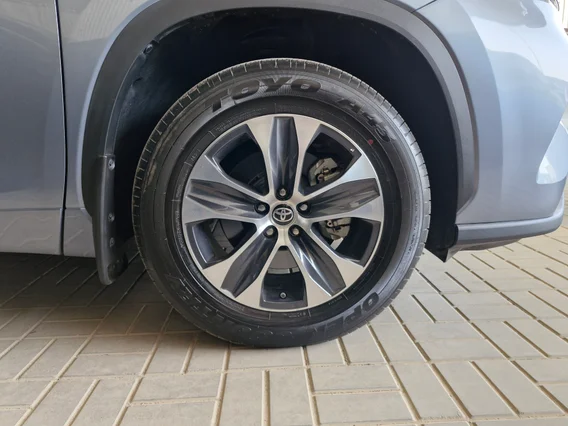 Toyota Highlander GLE 2023 