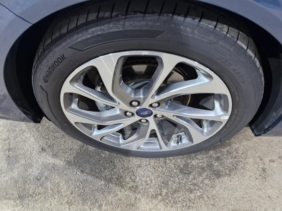 فورد تورس تيتانيوم 2025 