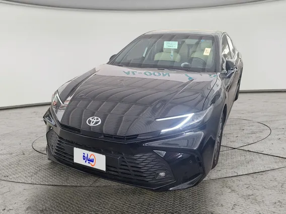 Toyota Camry  E 2025 