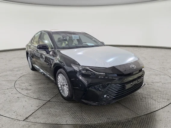 Toyota Camry  LE 2025 