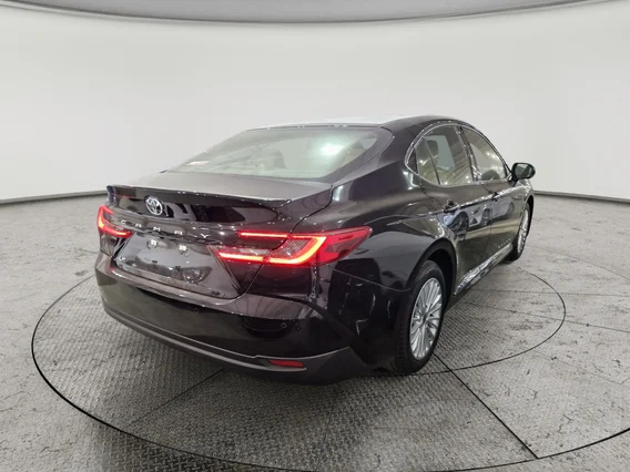 Toyota Camry  LE 2025 