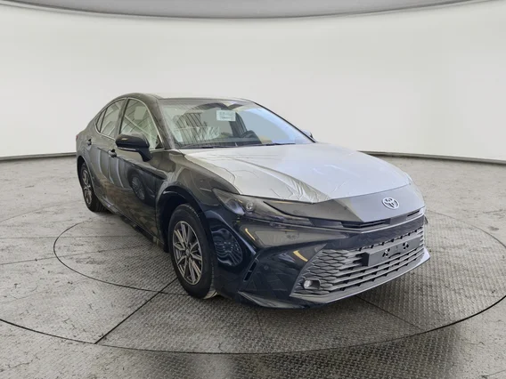 Toyota Camry  E 2025 