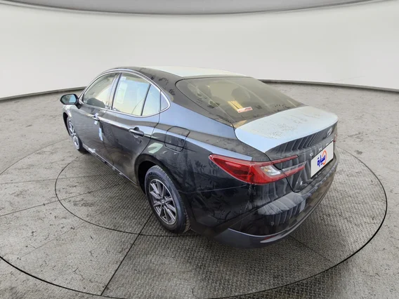 Toyota Camry  E 2025 