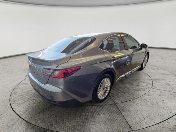 تويوتا كامري LE 2025 