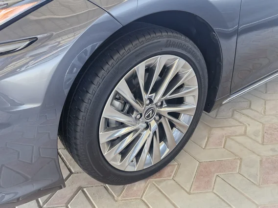 Lexus ES 250 BD Excellence Plus 2023 