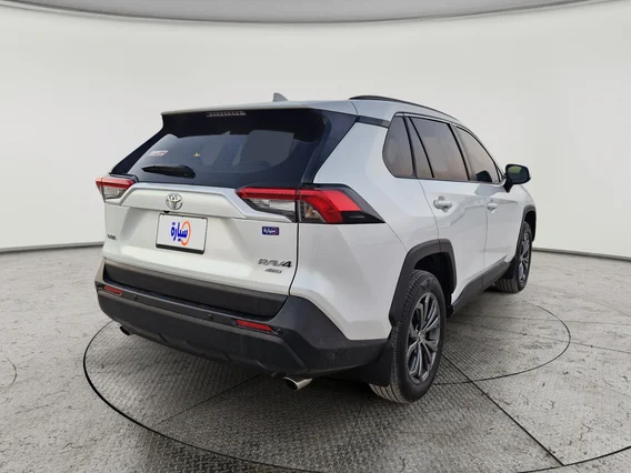 Toyota RAV4 XLE 2024 