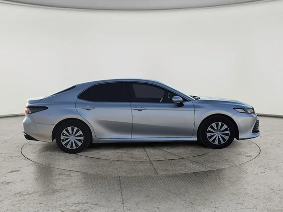 تويوتا كامري LE 2023 