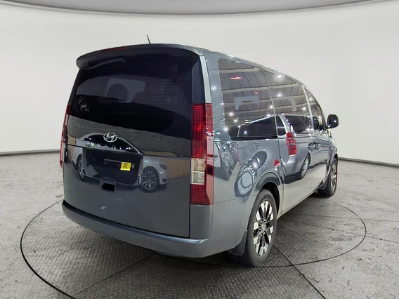 هيونداي ستاريا سمارت 11 مقاعد 2022 