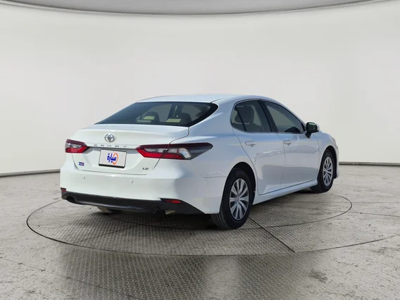 تويوتا كامري LE 2022 