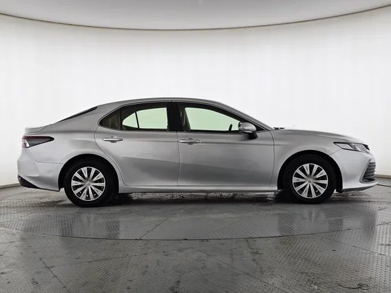 تويوتا كامري LE 2022 