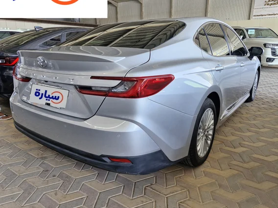 Toyota Camry  LE 2025 