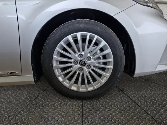 Toyota Camry  LE 2025 