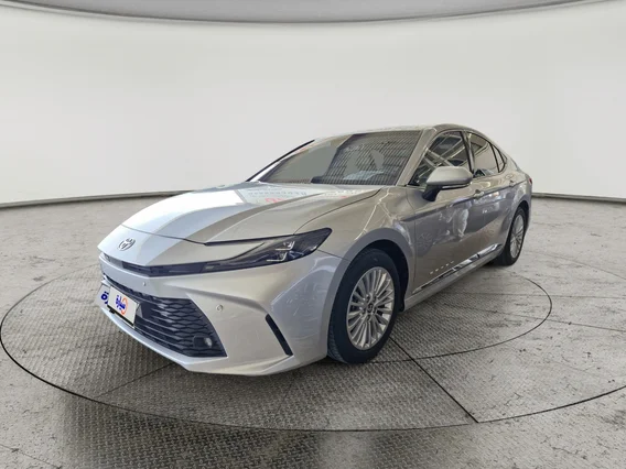 Toyota Camry  LE 2025 