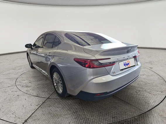 تويوتا كامري LE 2025 