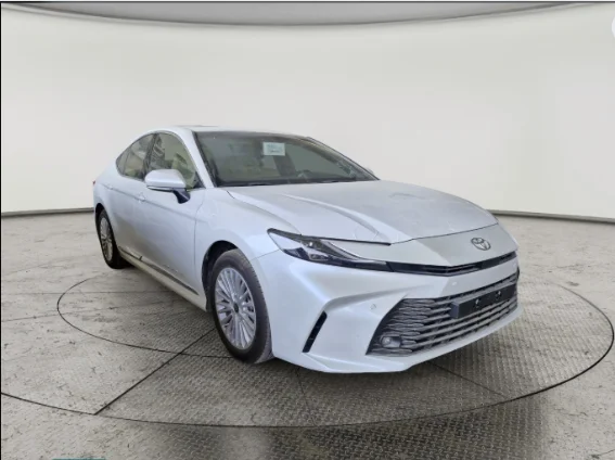 تويوتا كامري LE 2025 