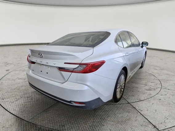 Toyota Camry  LE 2025 