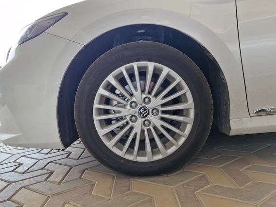 تويوتا كامري LE 2025 