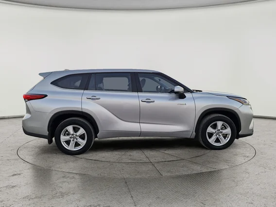 Toyota Highlander LE 2021 