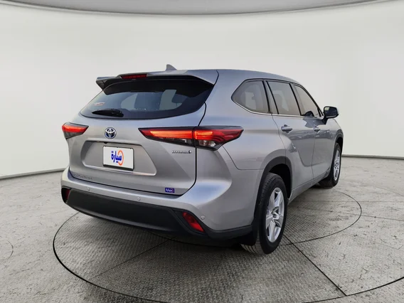 Toyota Highlander LE 2021 