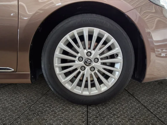 Toyota Camry  LE 2025 