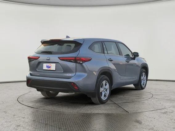 Toyota Highlander LE 2021 