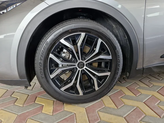 Toyota Crown Premium 2025 