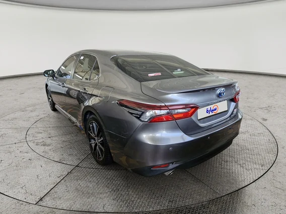 Toyota Camry  GLE 2024 