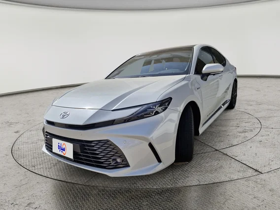 Toyota Camry  lumiere 2025 