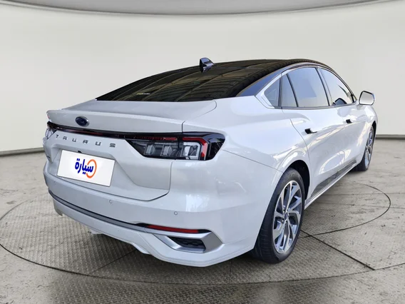 Ford Taurus Titanium 2025 