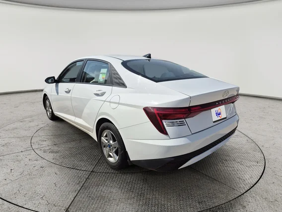 Hyundai Accent Smart 2024 